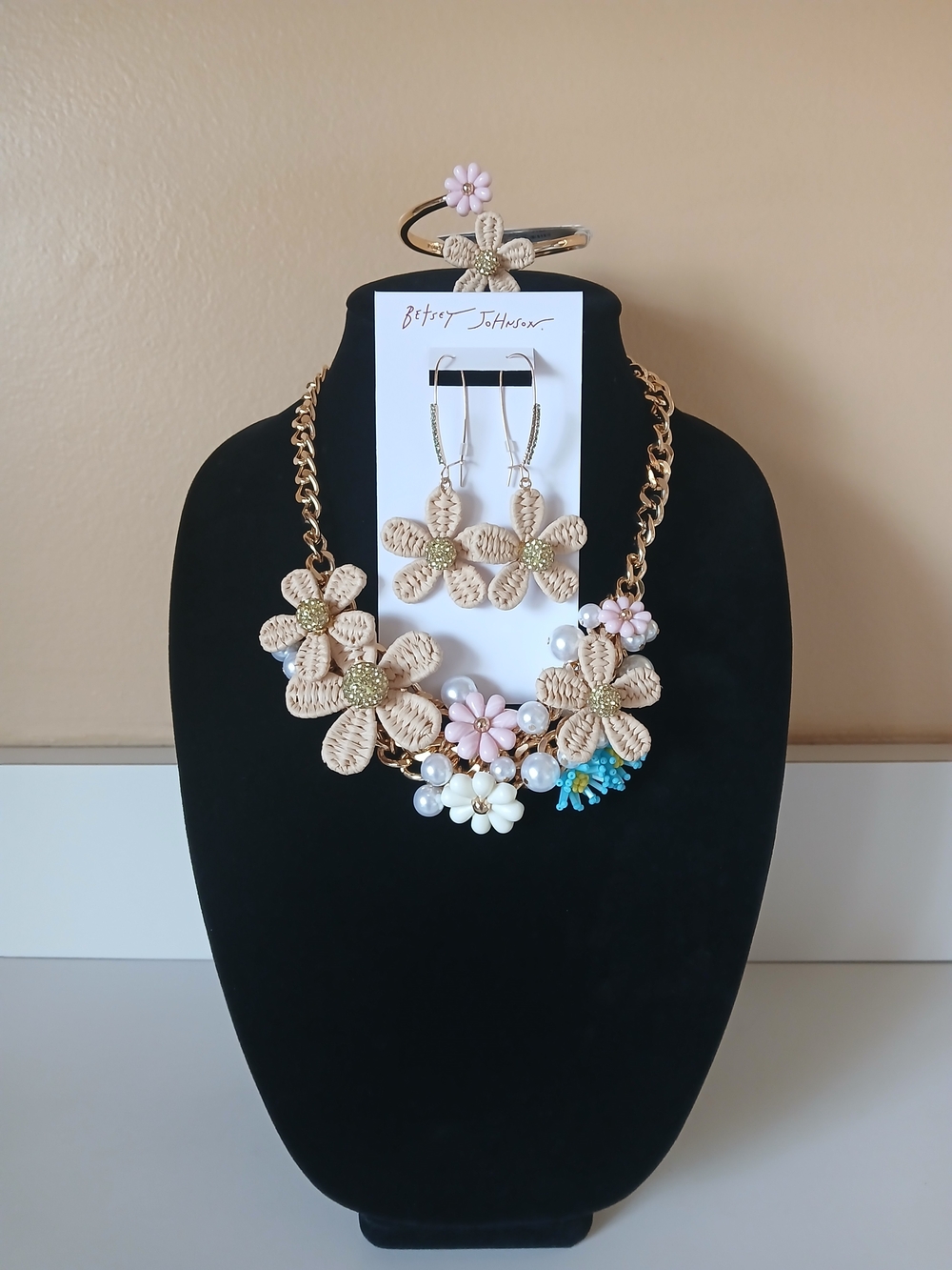 Betsey Johnson 2026 Spring Statment Floral Bib Necklace, Bracelet & Earrings Set